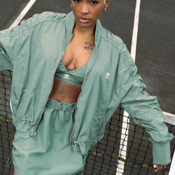 Adidas Bralette women’s size L - Picture 4 of 5